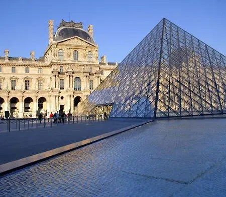 Grande chambre à 2 km de Disney et 35 de Paris Séjour chez l'habitant *