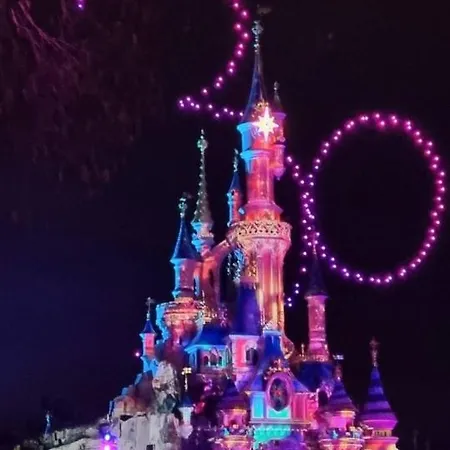 Séjour chez l'habitant Grande chambre à 2 km de Disney et 35 de Paris *