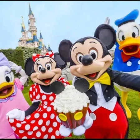 Séjour chez l'habitant Grande chambre à 2 km de Disney et 35 de Paris